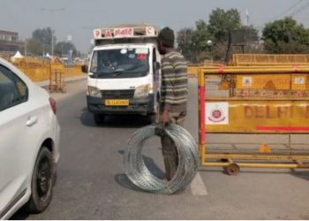 सीमेंट और कंक्रीट की बड़ी-बड़ी बैरिकेडिंग, राजधानी कूच पर अड़े किसानों को रोकने के लिए दिल्ली पुलिस का ‘हैवी’ इंतजाम