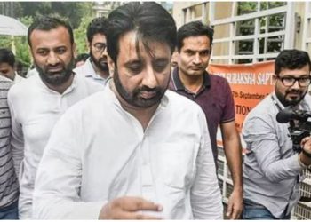 वक्फ बोर्ड मामला: अमानतुल्लाह खान ने ED के नोटिस को चुनौती देने वाली याचिका वापस ली