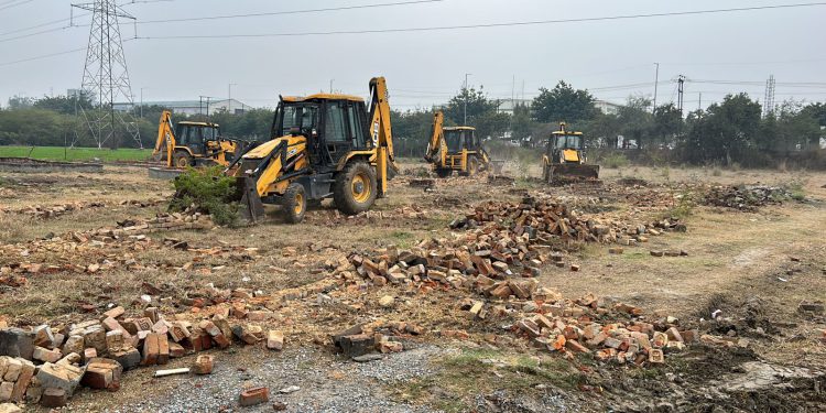ग्रेटर नोएडा प्राधिकरण ने तुस्याना में 40 हजार वर्ग मीटर से हटाया अवैध अतिक्रमण