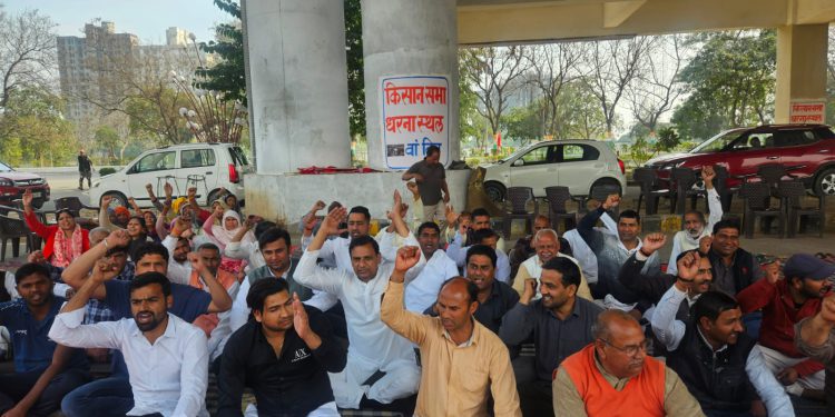 प्रशासन के आश्वासन के बाद भी नहीं गठित हुई हाई पावर कमेटी, किसान कल पंचायत कर आगे की रणनीति करेंगे तय