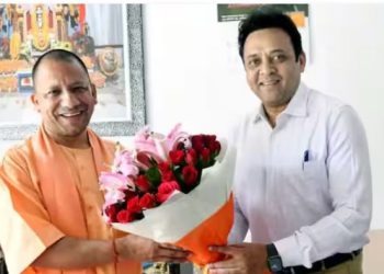 चुनाव से पहले EC ने यूपी के प्रमुख सचिव गृह को हटाया, अब क्या देखेंगे संजय प्रसाद?