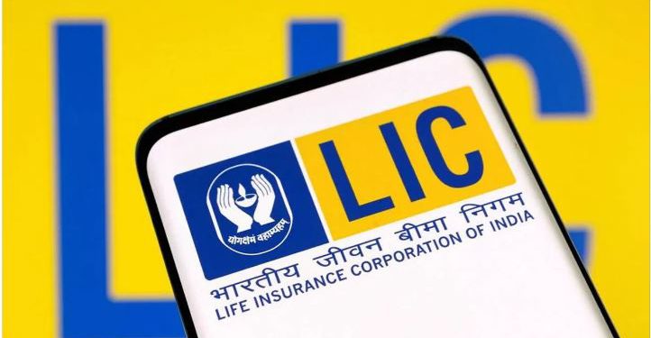 LIC के 1.10 लाख कर्मचारियों को केंद्र से मिली सौगात, वेतन में इतने फीसदी की होगी बढ़ोतरी