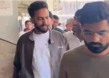 एल्विश यादव को नोएडा पुलिस ने किया गिरफ्तार, सांप के जहर की सप्लाई का है आरोप