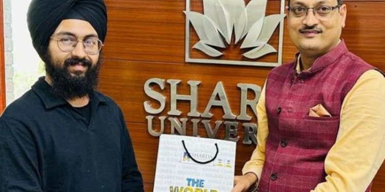 शारदा विश्वविद्यालय के छात्र एकमप्रीत को मिली 100 प्रतिशत छात्रवृत्ति