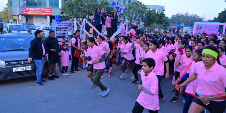 यथार्थ अस्पताल द्वारा अंतर्राष्ट्रीय महिला दिवस पर वूमेन वॉकथॉन का हुआ आयोजन