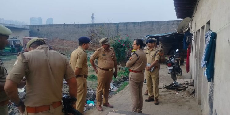 ग्रेनो वेस्ट में रात दो बजे शराब न देने पर दबंगों ने सेल्समैन को मारी गोली, इलाज के दौरान मौत