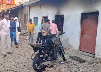 कानपुर में मौसेरे भाइयों को पेट्रोल डालकर जिंदा जलाया, कमरे में चारपाई पर सो रहे थे दोनों; दो आरोपी नामजद