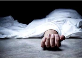 चोर का मुकाबला करते समय चलती ट्रेन से गिरा छात्र, इलाज के दौरान तोड़ा दम