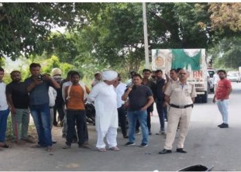 राजधानी में दिखा तेज रफ्तार का कहर, ट्रक की चपेट में आने से बाइक सवार शख्स की मौत