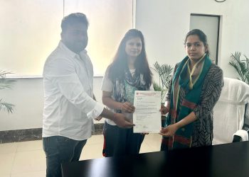 ग्रेनो वेस्ट में FOB बनाने की गौतम बुद्ध नगर विकास समिति ने उठायी मांग, प्राधिकरण को सौपा ज्ञापन