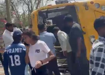 निजी यूनिवर्सिटी की बस अनियंत्रित होकर पलटी कई स्टूडेंट्स हुए घायल