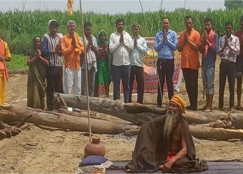 संभल: प्रचंड गर्मी के बीच आग जलाकर तपस्या कर रहे ‘पागल बाबा’ की मौत, SDM ने दी थी इजाजत