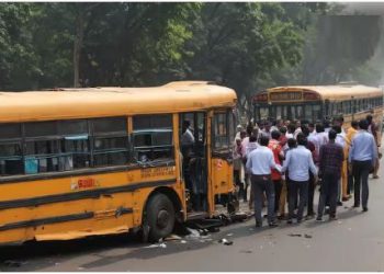 लखीमपुर में बस की टक्कर से मैजिक सवार 6 यात्रियों की मौत, पीलीभीत-बस्ती हाईवे पर हुई दुर्घटना