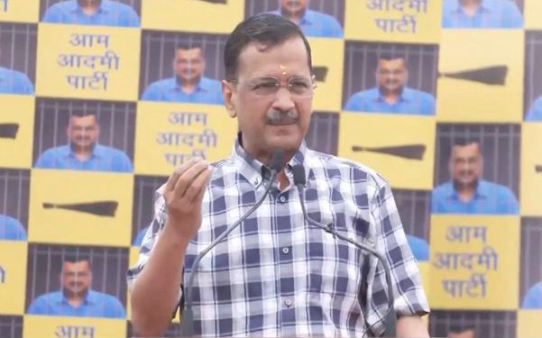‘मोदी सरकार बनी तो 2 महीने के अंदर सीएम योगी को निपटा दिया जाएगा’, केजरीवाल ने ऐसा क्यों कहा?