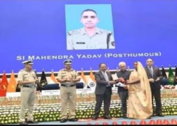 बलिदानी महेन्द्र यादव को मिला राष्ट्रपति का पुलिस पदक, जान की परवाह किए बिना आतंकियों को दिया था मुंहतोड़ जवाब
