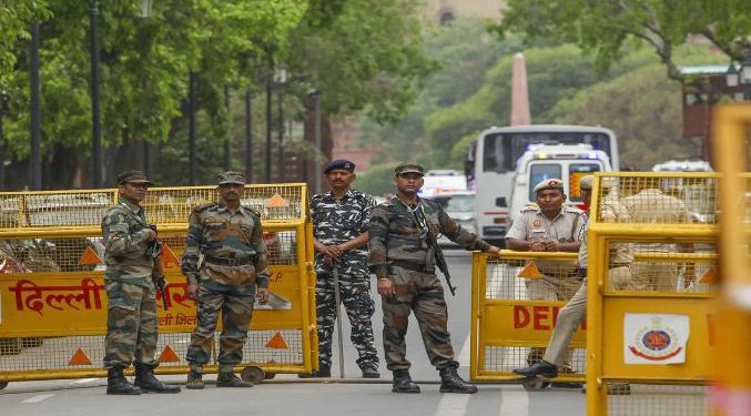 संसद की सुरक्षा आज से CRPF की जगह CISF के हवाले, इस वजह से बदल दी गई पूरी व्यवस्था