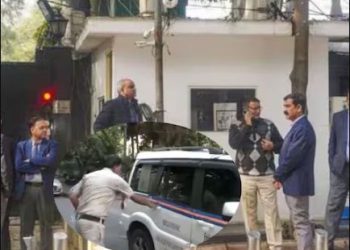 स्वाति मालीवाल केस: बिभव तो नहीं मिला, दिल्ली पुलिस पहुंची केजरीवाल के घर, फोरेंसिक टीम जुटा रही सबूत