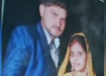 पत्नी का दुपट्टे से गला घोंटा, गोद में सिर रख सेल्फी ली; रिश्तेदारों को भेज फिर खुद फंदे से झूल गया पति