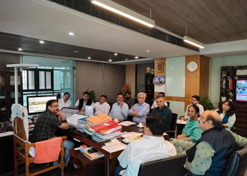 ग्रेनो प्राधिकरण के सीईओ की बिल्डरों को दो टूक, खरीददारों के नाम फ्लैटों की जल्द करे रजिस्ट्री नहीं तो होगी कार्रवाई