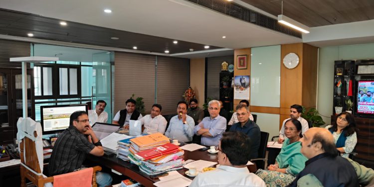 ग्रेनो प्राधिकरण के सीईओ की बिल्डरों को दो टूक, खरीददारों के नाम फ्लैटों की जल्द करे रजिस्ट्री नहीं तो होगी कार्रवाई