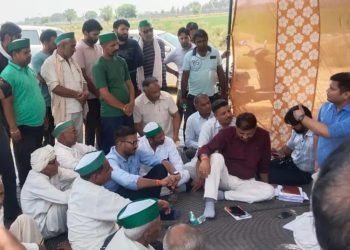 ग्रेनो प्राधिकरण के खिलाफ किसानों का धरना हुआ समाप्त, 12 मार्च से अस्तौली गांव में चल रहा था धरना