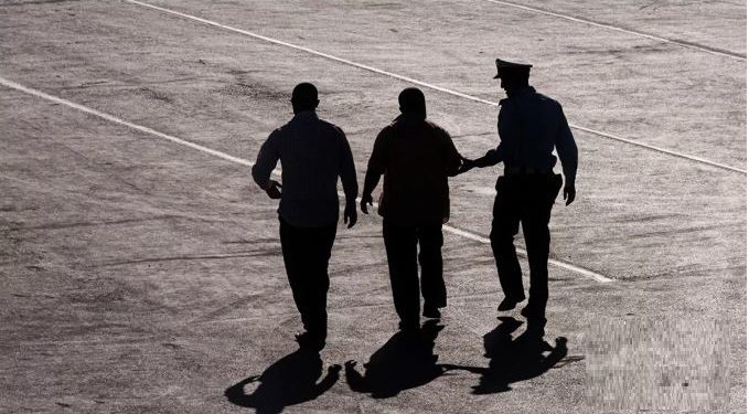 अलगीढ़ में फर्जी नोट बनाने वाली गैंग का सदस्य गिरफ्तार, हजारों फर्जी नोट भी हुए बरामद