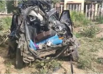 UP: अमेठी में अनियंत्रित ट्रक ने 6 गाड़ियों को रौंदा, 3 लोगों की मौत; एक घायल