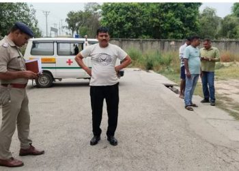 माथे पर बिंदी,होठों पर लिपस्टिक.. उत्तराखंड में एयरपोर्ट अधिकारी ने ‘औरत’ के वेश में क्यों की खुदकुशी?