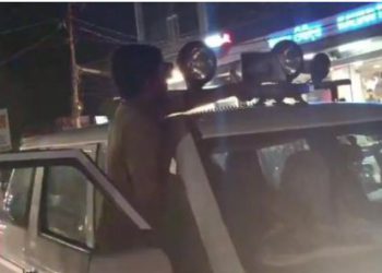 बाराबंकी: PCS अधिकारी की गाड़ी से बत्ती-हूटर उतरवाने वाले दारोगा लाइन हाजिर, वाहवाही लूटने के लिए बनाया था वीडियो