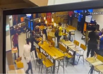 दिल्ली: बर्गर किंग के आउटलेट में फायरिंग का CCTV फुटेज वायरल, तीन बदमाशों ने अमन को मारी थी 40 गोलियां