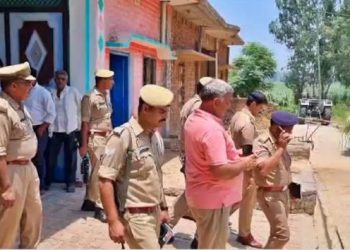 दुर्गा मां बलि मांग रही थी! महिला ने इकलौते बेटे को फावड़े से काटा, लोगों ने देखा मंजर तो उड़ गए होश, मगर…