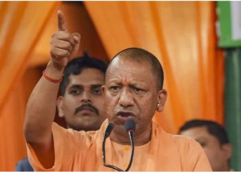 न अखबार में लेख लिखें, न TV-रेडियो पर बोलें… योगी सरकार का अफसरों को फरमान, लेनी होगी परमिशन