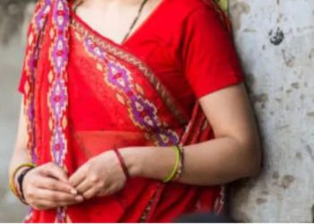 पति के मरने के बाद सिंचाई विभाग में नौकरी मांगने पहुंच गईं तीन पत्नियां, अफसर परेशान किसको दें नौकरी