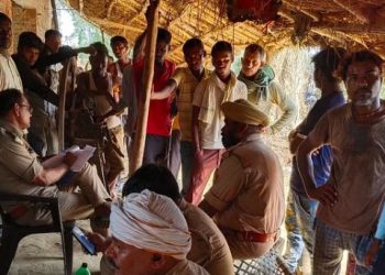 UP: अंधेरे में पेंटर की गला रेतकर हत्या, बगल में सो रही पत्नी को भी नहीं लगी भनक