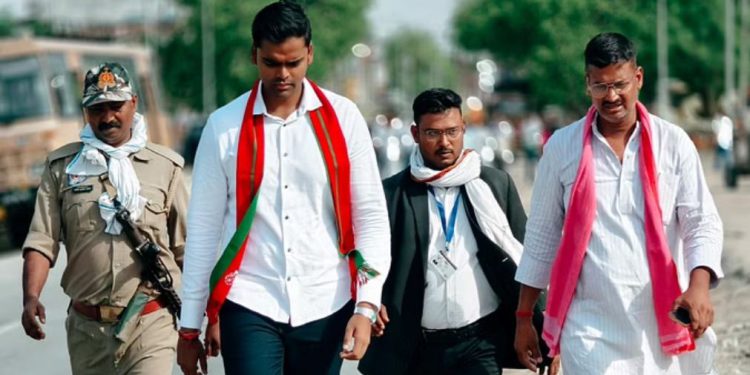 लोकसभा-2024 में सबसे कम उम्र के सांसद बने पुष्पेंद्र सरोज, इस पार्टी की टिकट से लड़ा था चुनाव