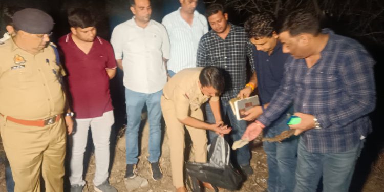 कलेक्शन एजेंट से 9 लाख रुपये की लूट का पुलिस ने खुलासा करते हुए की लूट की रकम बरामद