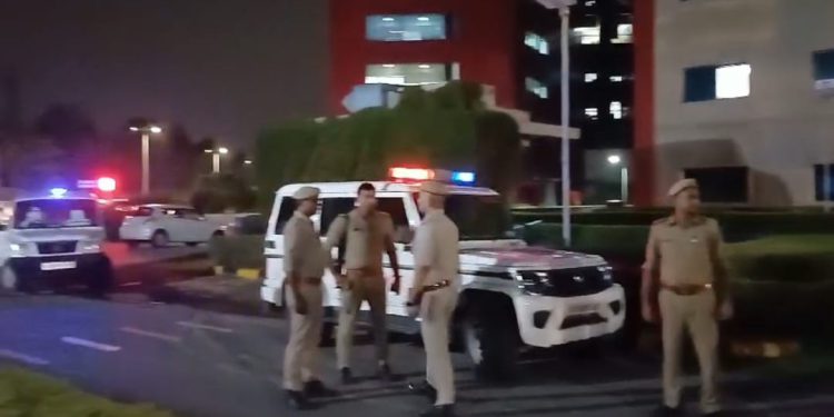 सॉफ्टवेयर कंपनी के सीवेज ट्रीटमेंट प्लांट के टैंक में डूबने से तीन सफाई कर्मियों की दम घुटने से हुई मौत