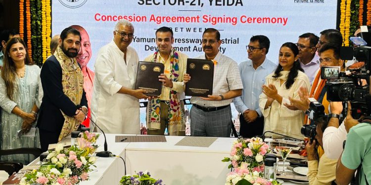 यमुना प्राधिकरण क्षेत्र में बनने वाली इंटरनेशनल फिल्म सिटी के लिए हुआ एमओयू साइन