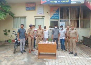 दो सगे भाइयो ने लोन की क़िस्त भरने के लिए व्यापारी से लाखों लुटे