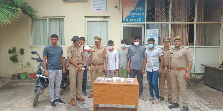 दो सगे भाइयो ने लोन की क़िस्त भरने के लिए व्यापारी से लाखों लुटे