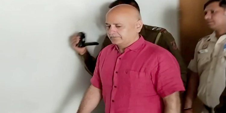 मनीष सिसोदिया की जमानत पर सुप्रीम कोर्ट में क्या हुआ? जज ने खुद को सुनवाई से कर लिया अलग