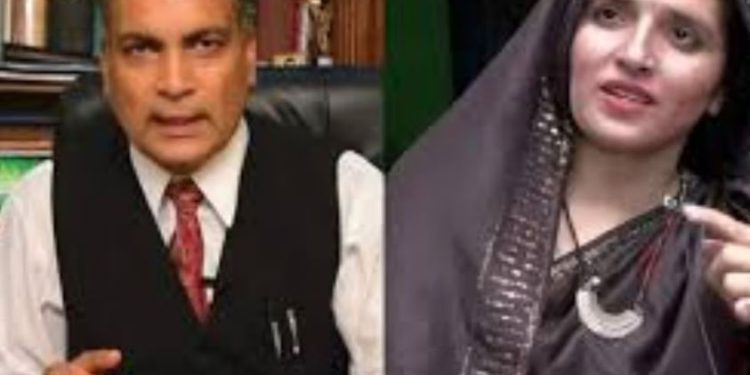 सीमा हैदर का केस लड़ने वाले सुप्रीम कोर्ट के वकील के हाथ में हाथरस वाले बाबा नारायण साकार हरि का केस