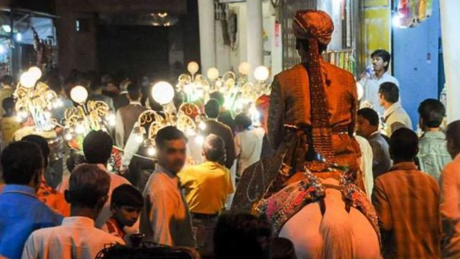 बरात चढ़त के दौरान DJ वाहन पर उतरा करंट, चार बच्चे झुलसे; समारोह में मची खलबली