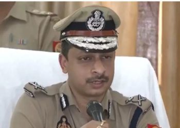 हाथरस भगदड़ मामले में अब तक 6 लोग ग‍िरफ्तार, आयोजक पर एक लाख का इनाम घोषि‍त; जारी होगा गैर जमानती वारंट