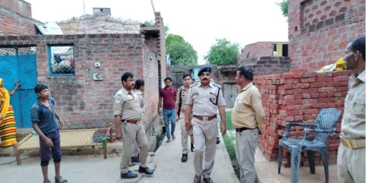 कन्नौज: पुलिस की लचर कार्यशाली से रेप पीड़िता ने फांसी लगाकर दी जान, एसपी ने लिया बड़ा एक्शन