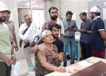 वाराणसी में सपा नेता के घर में बदमाशों ने की अंधाधुंध फायरिंग, रंगदारी देने से कर दिया था मना- इलाके में दहशत