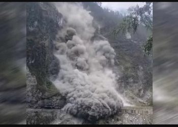 बदरीनाथ हाईवे पर पातालगंगा में भयानक लैंडस्‍लाइड, बच कर रहें इन दो जिलों के बाशिंदे; आज भी भारी बारिश के आसार