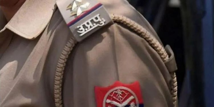 सीतापुर: एक ही थाने के इंस्पेक्टर सहित 26 जवान लाइन हाजिर, SP ने क्यों की इतनी बड़ी कार्रवाई?