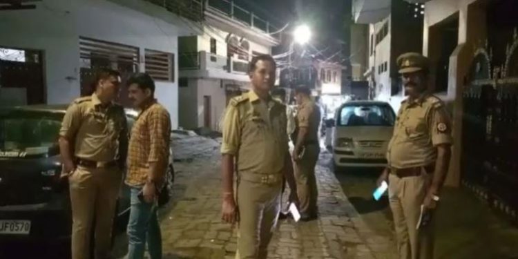 बिस्तर के नीचे रखी राइफल से खेल रहे थे बच्चे, खींचतान में चली गोली एक की मौत- घर में मचा कोहराम