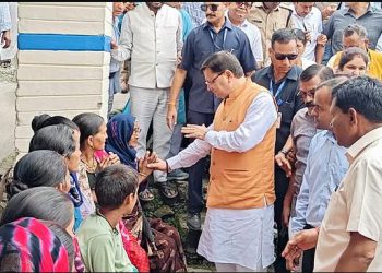 आपदा प्रभावित बूढ़ाकेदार पहुंचे मुख्यमंत्री धामी, बचाव और राहत कार्यों का किया स्थलीय निरीक्षण; लोगों से की बातचीत